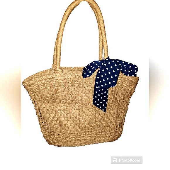 Straw Weaved Tote with Blue/White Polka Dot BOW Unbranded NWOT. - Picture 1 of 6